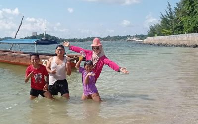 pantai-pulau-putri-nongsa-pasir-putih-laut-jernih-dan-liburan-seru-bersama-keluarga