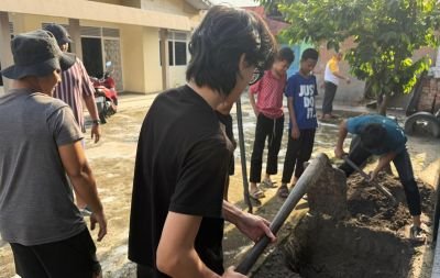 semangat-kebersamaan-ldii-tambaksari-gotong-royong-siapkan-area-penyembelihan-kurban