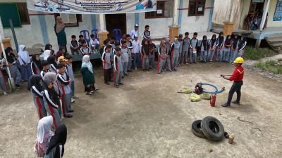 sman-16-tanjabbar-dan-pt-wirakarya-sakti-gelar-edukasi-karhutla-serta-aksi-tanam-pohon